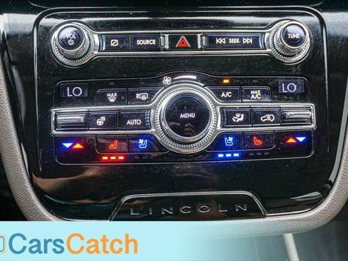 Used 2020 Lincoln Corsair AWD w/ Premium Package image 25