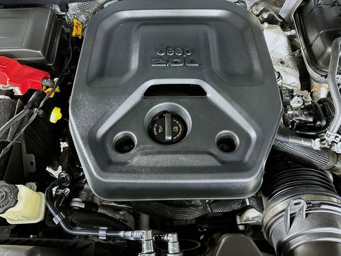 Used 2024 Jeep Wrangler Unlimited AWD/4WD image 13