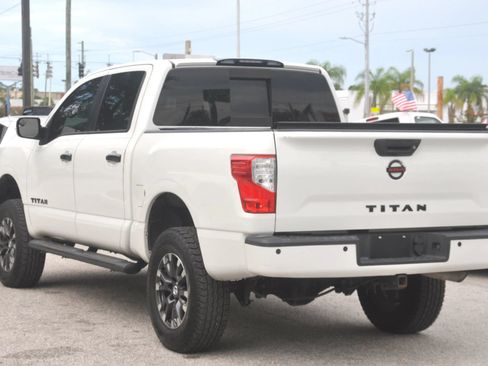 Used 2018 Nissan Titan SV w/ SV Convenience Package RWD image 23