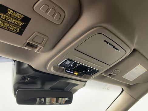 Used 2025 Lincoln Corsair AWD w/ Equipment Group 101A image 7