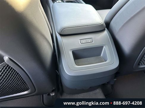 Used 2025 Volvo XC60 B5 Plus w/ Climate Package image 11