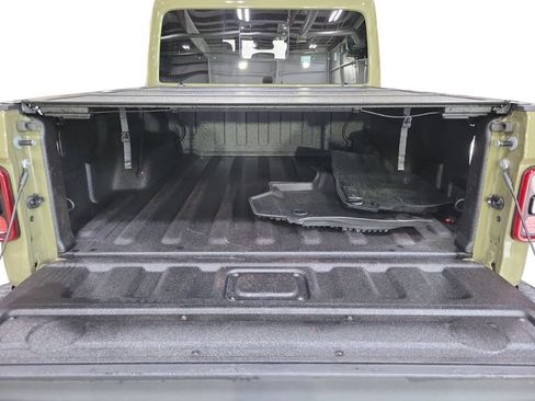Used 2025 Jeep Gladiator Rubicon AWD/4WD image 26