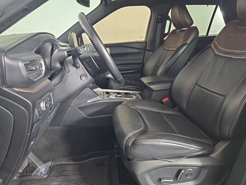 Used 2020 Ford Explorer Platinum w/ Premium Technology Package AWD/4WD image 8
