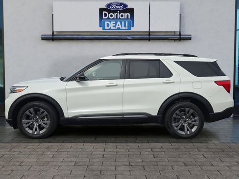 Certified 2023 Ford Explorer XLT w/ Equipment Group 202A AWD/4WD image 6