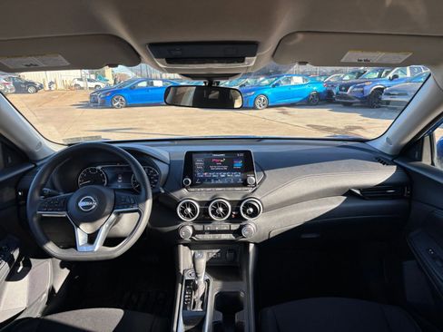 Used 2025 Nissan Sentra SV image 31