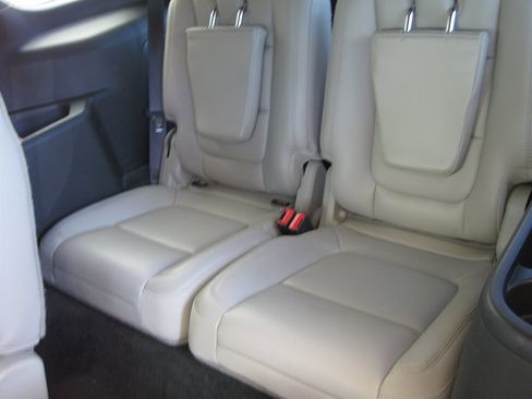 Used 2013 Ford Explorer Limited image 27