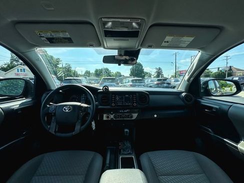 Used 2022 Toyota Tacoma SR AWD/4WD image 19