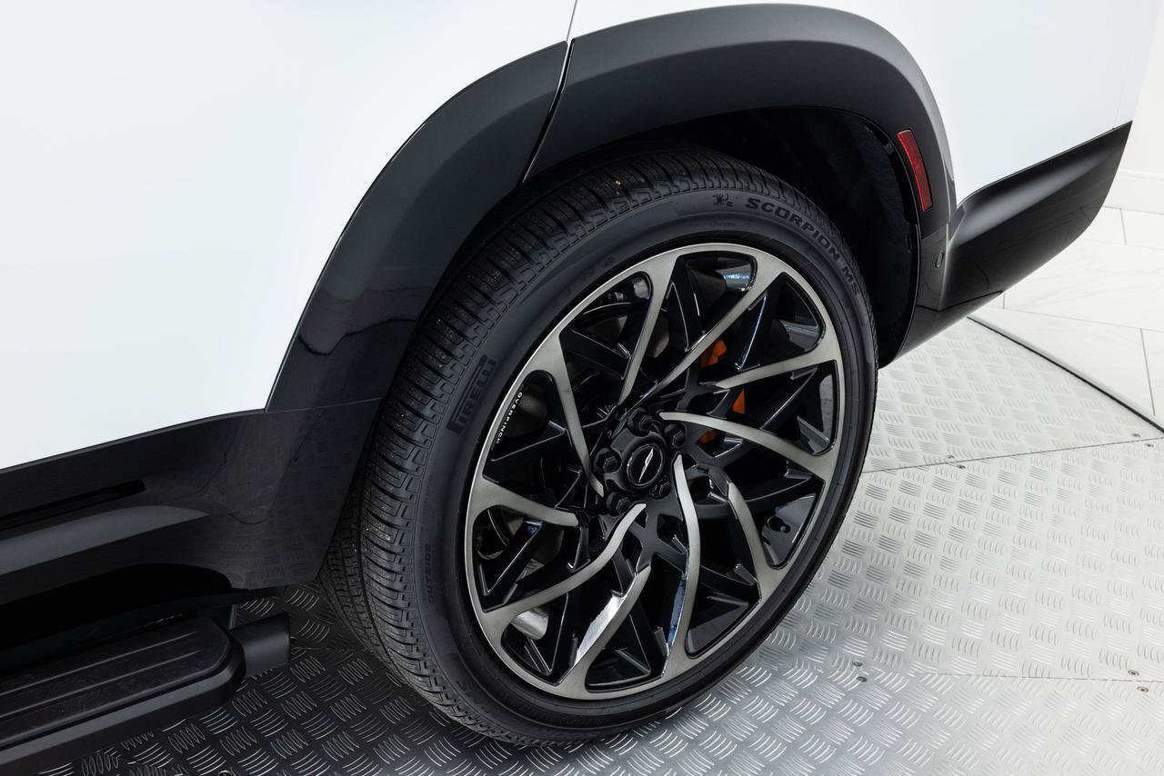 Used 2026 Land Rover Defender 130 V8 AWD/4WD image 24