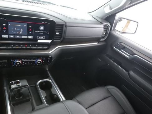 Used 2023 GMC Sierra 1500 SLT AWD/4WD image 26