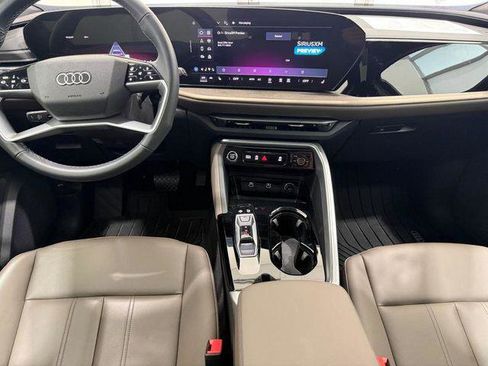 Certified 2025 Audi Q5 Premium w/ Convenience Package AWD/4WD image 9