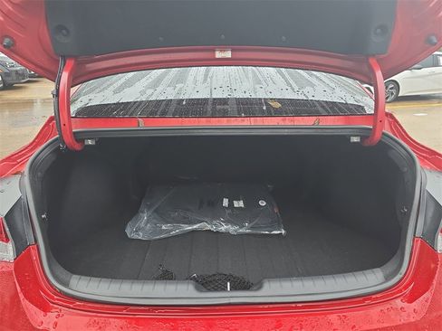 Used 2025 Hyundai Elantra SEL image 12