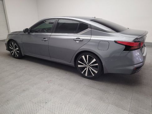 Used 2019 Nissan Altima 2.5 SR w/ SR Premium Package FWD image 3
