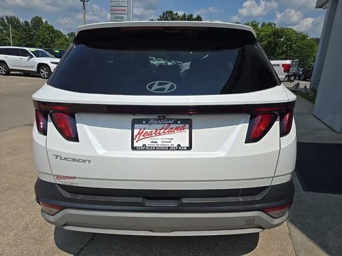 Used 2025 Hyundai Tucson SEL FWD image 9