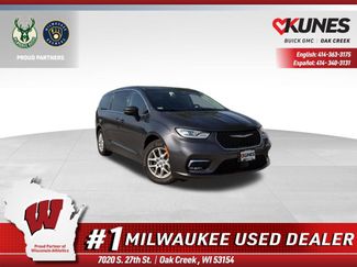Used 2023 Chrysler Pacifica Touring-L FWD video 1