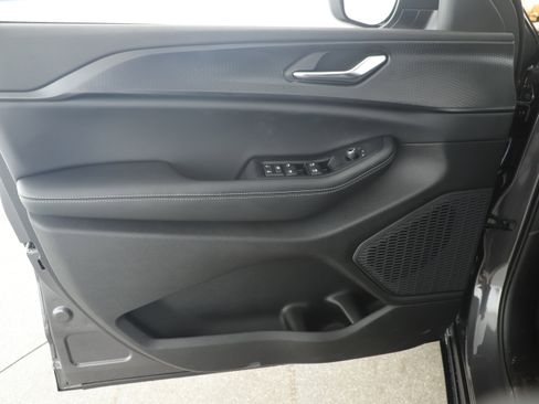 New 2025 Jeep Grand Cherokee L Laredo image 8