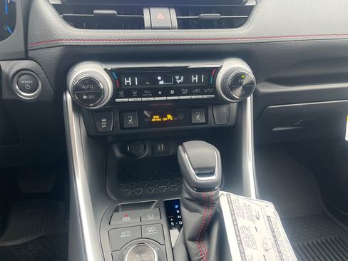 New 2025 Toyota RAV4 SE image 18