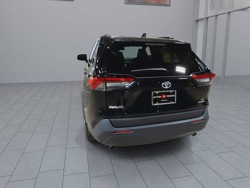 Certified 2022 Toyota RAV4 LE AWD/4WD image 7