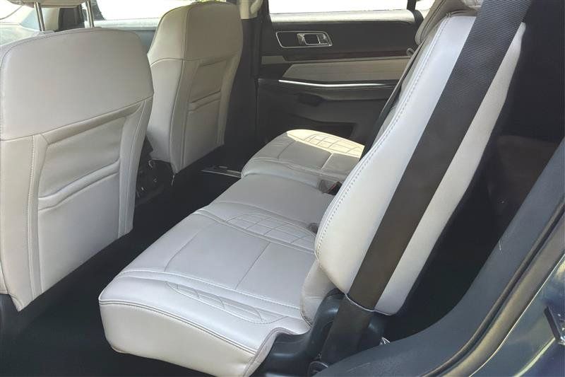 Used 2019 Ford Explorer Platinum AWD/4WD image 11