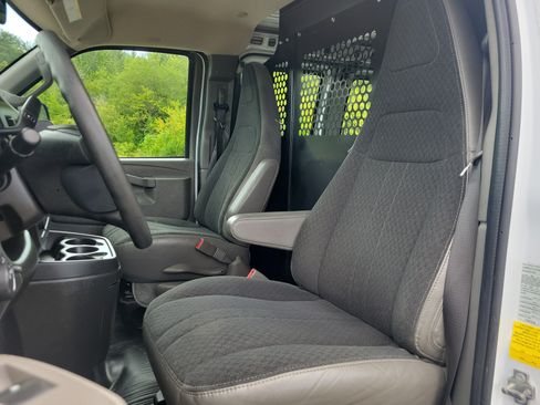 Used 2025 GMC Savana 2500 w/ Driver Convenience Package RWD image 14