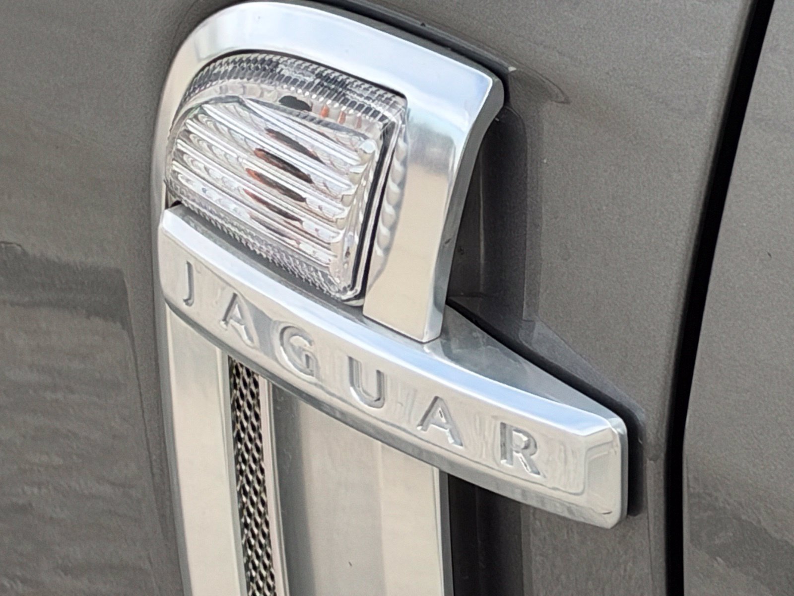 Used 2009 Jaguar XKR R RWD image 18