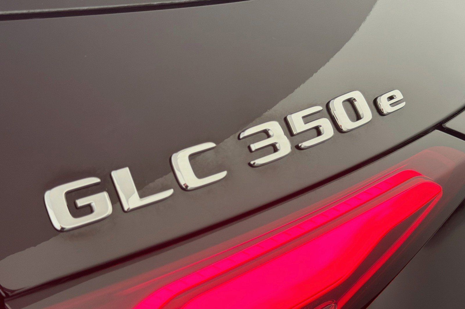 Certified 2025 Mercedes-Benz GLC 350e 4MATIC w/ Driver Assistance Package image 10
