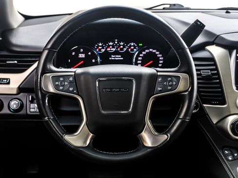 Used 2020 GMC Yukon XL Denali w/ Denali Premium Package image 18