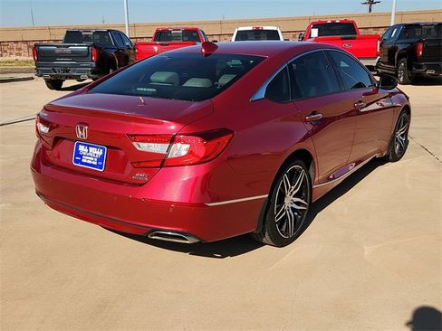 Used 2021 Honda Accord Touring image 4