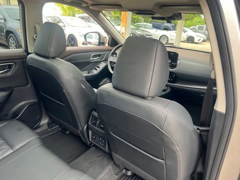 Certified 2023 Nissan Rogue Platinum w/ Platinum Premium Package AWD/4WD image 17