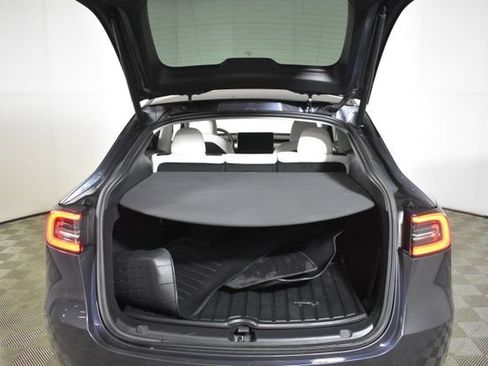 Used 2023 Tesla Model Y Long Range AWD/4WD image 29