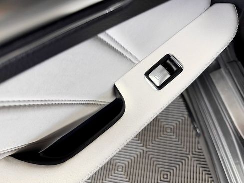 Used 2014 Mercedes-Benz E 63 AMG S-Model image 42