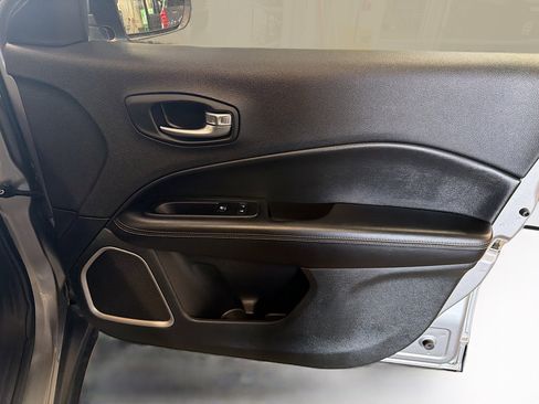 Used 2019 Jeep Compass Latitude w/ Popular Equipment Group AWD/4WD image 33