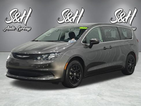 Used 2023 Chrysler Voyager LX FWD image 13