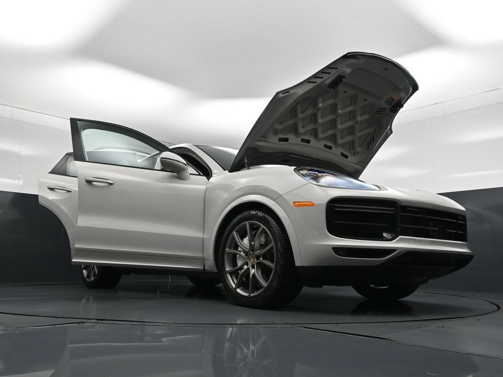Used 2020 Porsche Cayenne Turbo AWD/4WD image 35