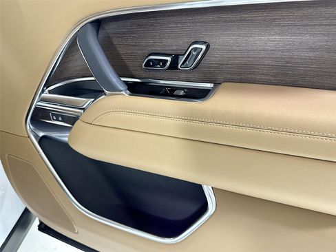 Used 2023 Land Rover Range Rover SE image 36