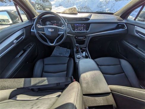 Used 2023 Cadillac XT6 Luxury image 32