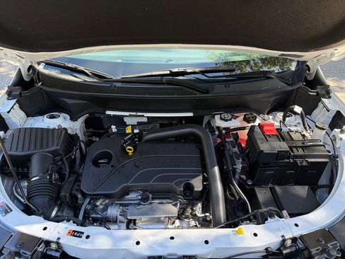 Used 2025 Chevrolet Equinox LT image 25