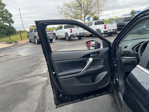 Used 2023 Mitsubishi Eclipse Cross SE image 8
