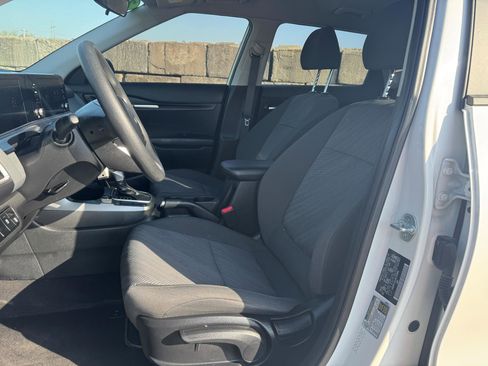 Used 2024 Kia Seltos LX image 8