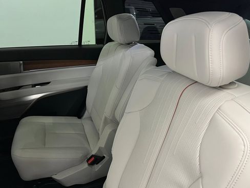 New 2026 Cadillac Vistiq Sport image 21