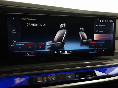 Used 2025 BMW 760i xDrive w/ Executive Package image 33