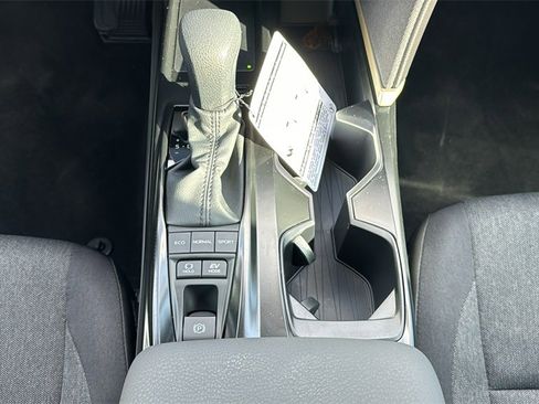 New 2025 Toyota Camry Hybrid image 31