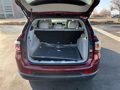 Used 2022 Jeep Compass Latitude w/ Sun and Sound Group image 5