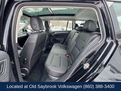 Used 2018 Volkswagen Golf SE image 9