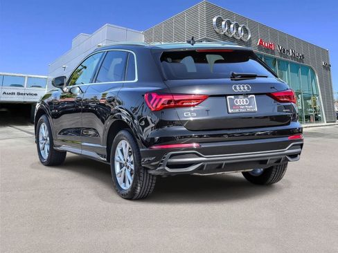 Used 2023 Audi Q3 2.0T Premium w/ Convenience Package AWD/4WD image 2