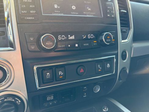 Used 2018 Nissan Titan PRO-4X w/ Pro-4x Convenience Package AWD/4WD image 29