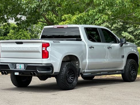 Used 2019 Chevrolet Silverado 1500 Custom Trail Boss w/ Custom Convenience Package AWD/4WD image 2