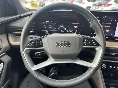 Used 2025 Audi Q5 Premium Plus w/ Premium Plus AWD/4WD image 16