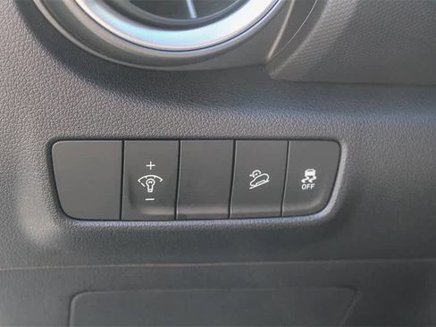 Certified 2022 Hyundai Kona Limited image 31