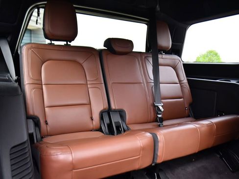Used 2022 Lincoln Navigator Reserve AWD/4WD image 19