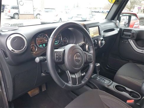 Used 2017 Jeep Wrangler Unlimited Sahara w/ Connectivity Group image 12